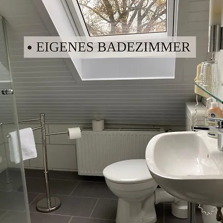 Haus Krabbe, 11, Zentral Gelegen, Fuer 1-2 Personen, 2 Einzelbetten, Zweite Etage, An Der Nordsee, 2 Hunde Willkommen, Kostenfreier Parkplatz, Am Elbe-weser-radweg Mit Unterstellmoeglichkeit Fuer Rad Und E-bike, Gute Zuganbindung